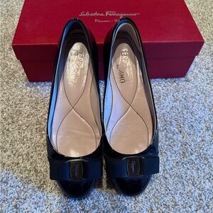 Salvatore Ferragamo Women's Black Patent Leather Shoes size 7C